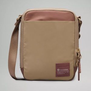 Lululemon Easy Access Crossbody Bag 1.5L — Twilight Rose/Trench *SOLD OUT*
